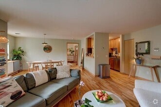 Building Photo - 2 Bedroom with Den
