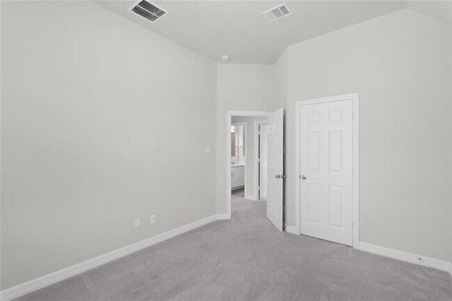 Building Photo - 6026 Lake Bridge Ln