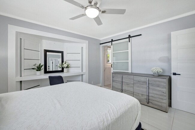 Building Photo - 2260 NE 62nd St