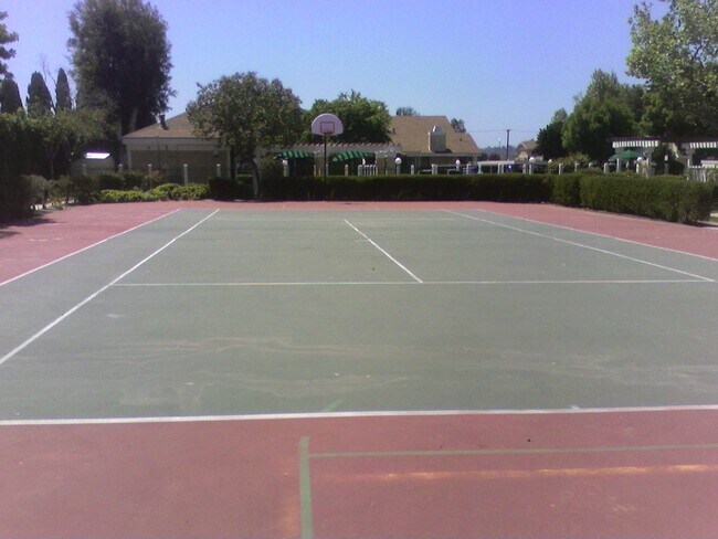 Building Photo - 335 Riverview Way