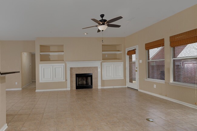 Building Photo - 78 E Foxbriar Forest Cir