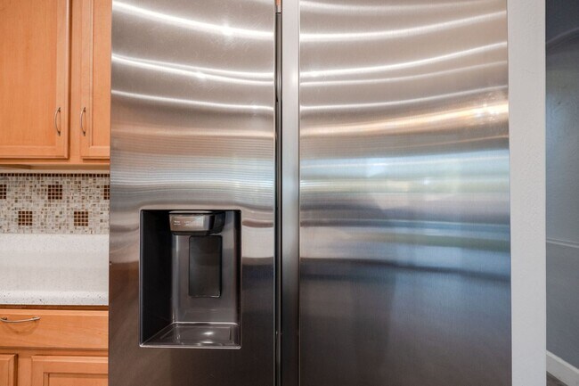 Building Photo - $3,500 For Lease Starting June 1, 2026 4 beds-2.5 Baths 2,421 Sq. Ft.  Amazing Gilbert 85298 Home...