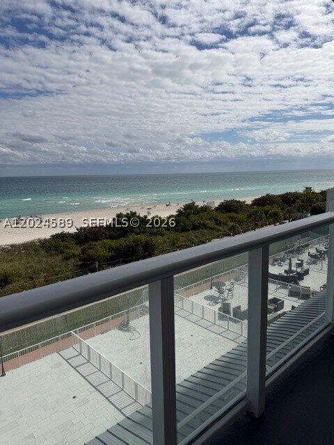 Building Photo - 5601 Collins Ave