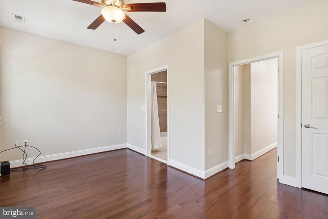 Building Photo - 908 Longfellow St NW