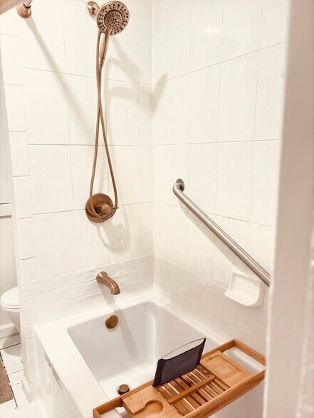 Building Photo - 1826 A St SE