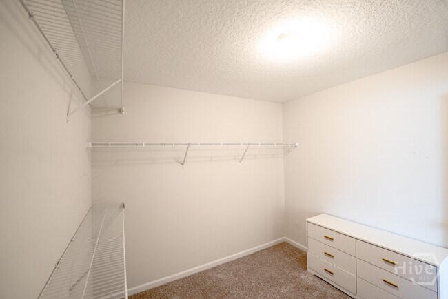 Building Photo - 24 Daylily Ct