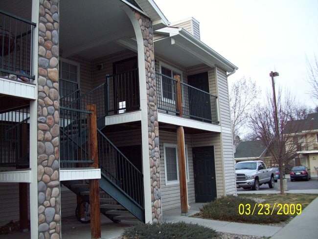 Building Photo - Fort Collins 2 Bedroom Condo Steps from CSU - Available Now
