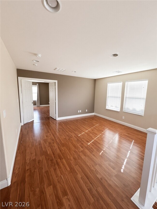 Building Photo - 10593 Hamdem Ave