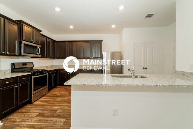 Building Photo - 5 Bedroom Pet-Friendly Home in New Braunfels, TX with Main Street Renewal