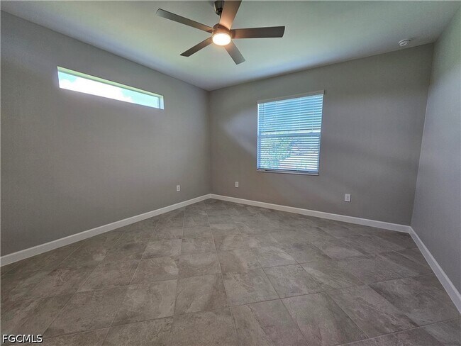 Building Photo - 20501 Hazelnut Ct S