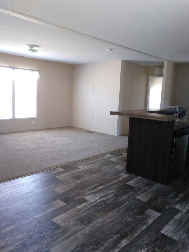 Building Photo - 818 W Grantville Rd