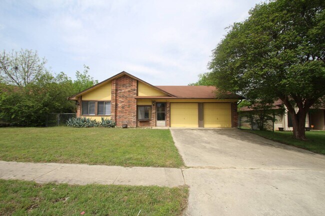 Building Photo - 3205 Tallwood Dr