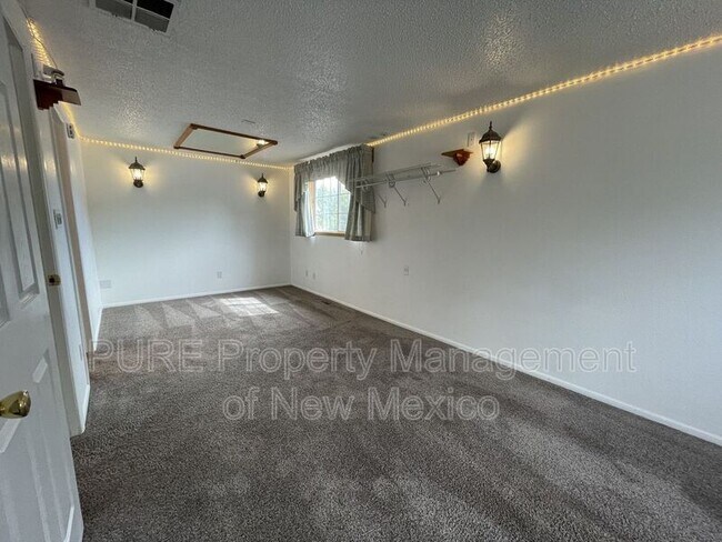 Building Photo - 3109 Greenbriar Ave
