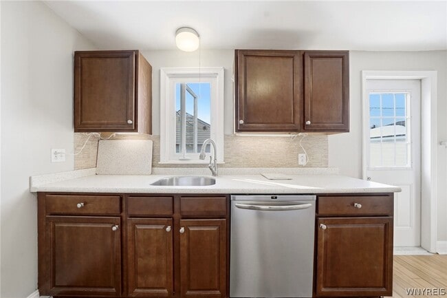 Building Photo - 38 Harvest Ave