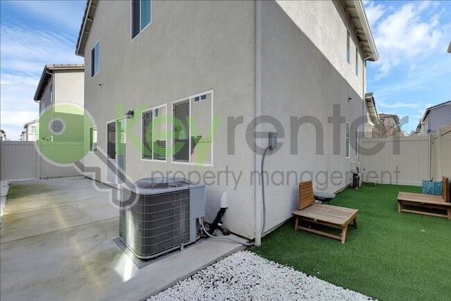 Building Photo - 3843 Bridgemeadow Way