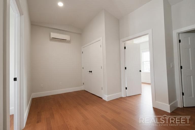 Building Photo - Spacious 2-Bedroom Apartment in the Heart of Bedford-Stuyvesant