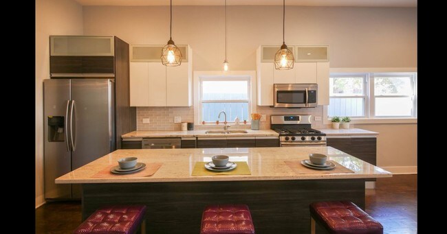 Kitchen - 3953 S Rockwell St