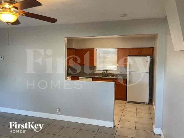 Building Photo - 6404 Fletcher St