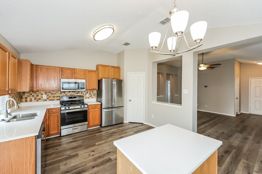 Building Photo - 7312 Moon Ridge Ct