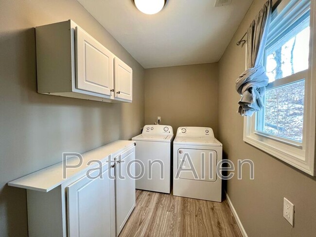 Building Photo - 63 Ben Lippen Rd