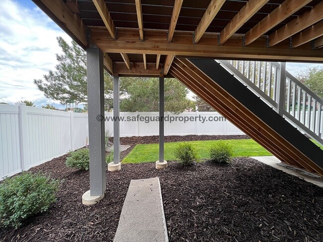 Building Photo - Newer 4 Bedroom Home in West Jordan