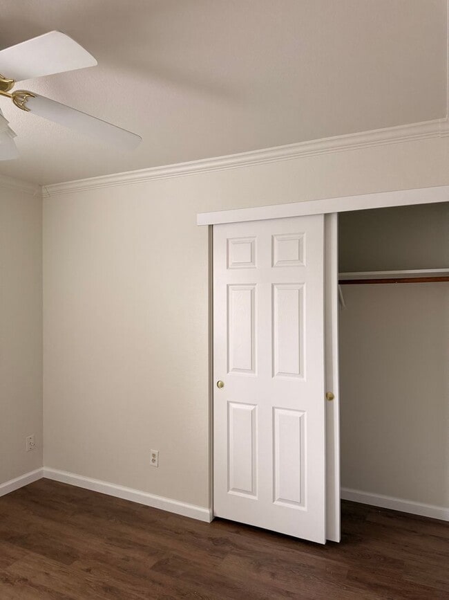Building Photo - 3-bedroom, 2-bath home in great neighborhood!