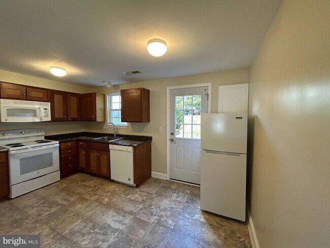 Building Photo - 8447 Braxted Ln