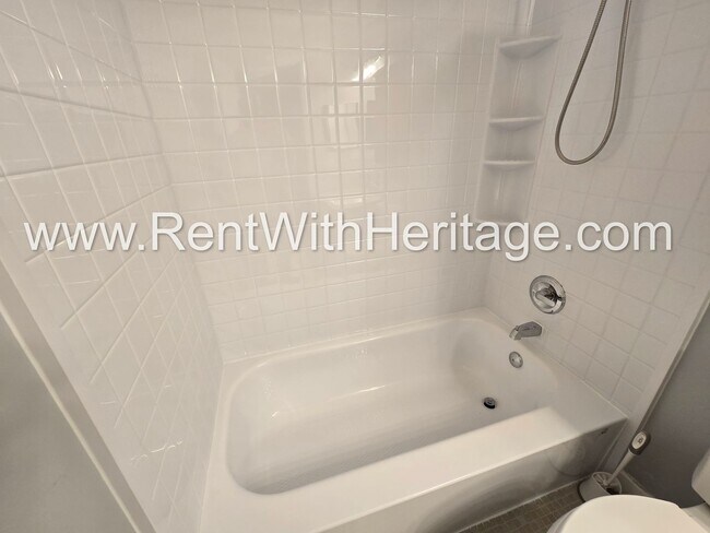 Building Photo - Gorgeous 2 bd/ 2bath Buckhead Condo/ Metic...