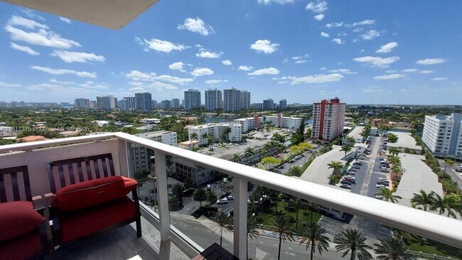 Building Photo - 3140 S Ocean Dr