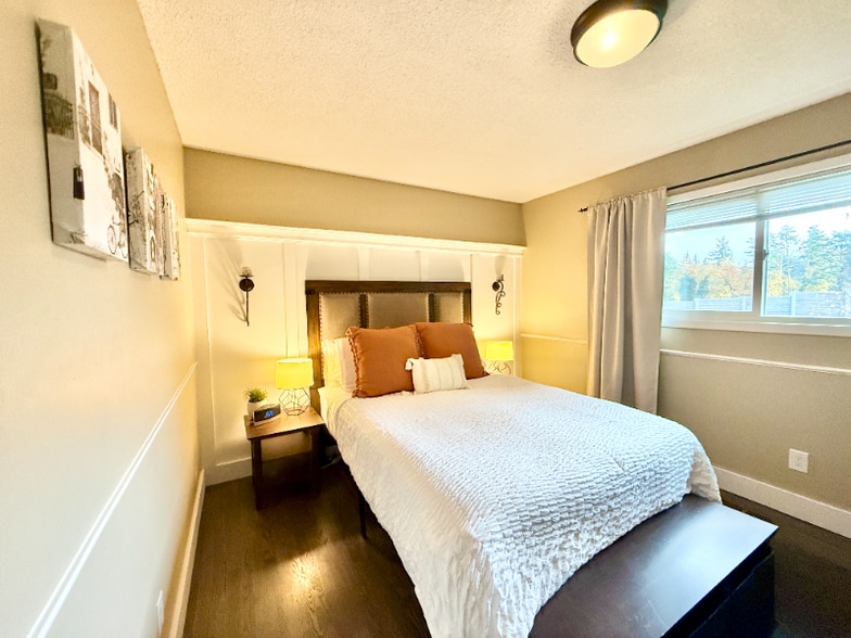 Building Photo - 11230 SW 90th Ave