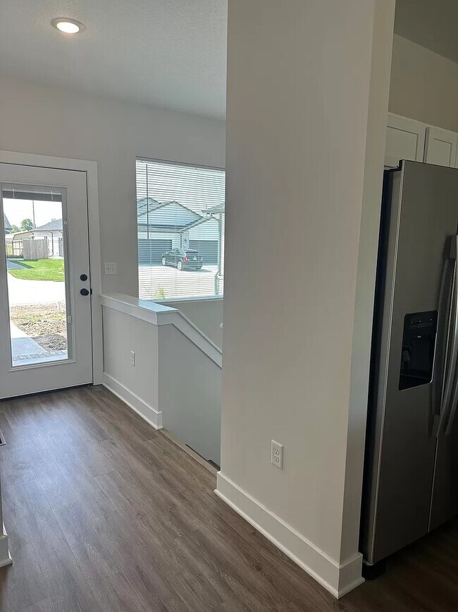 Building Photo - 15666 E 21st St N