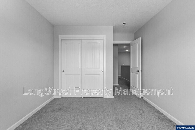 Building Photo - 7177 SE Sarah Dr