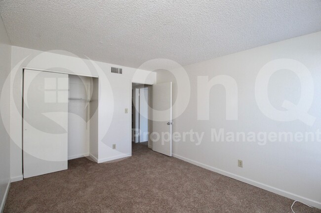 Building Photo - 6074 W Golden Ln