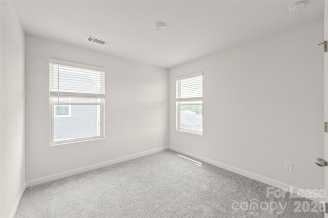 Building Photo - 7136 Bryce Ave
