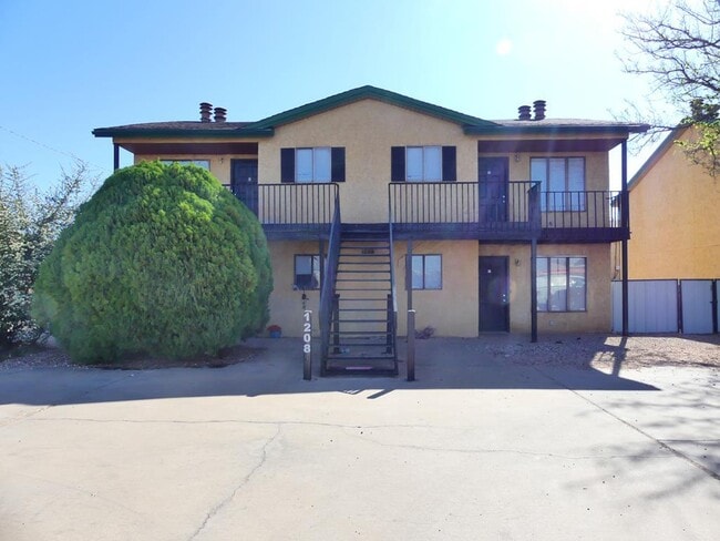 Building Photo - 1208 Aspen St