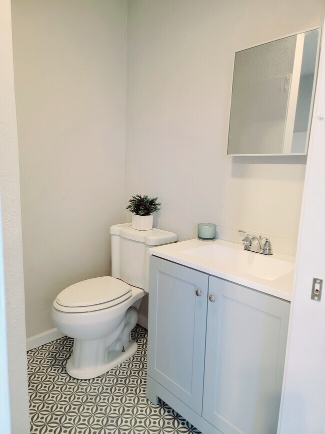 Bathroom 1 - 813 28th St