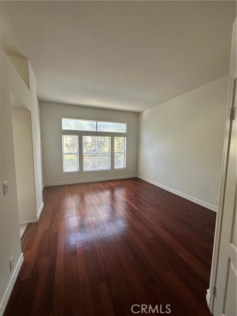 Building Photo - 2124 Camellia Ln