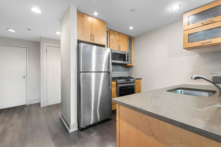 Building Photo - 3312 Hudson Ave