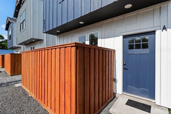Building Photo - 8417 Venus St