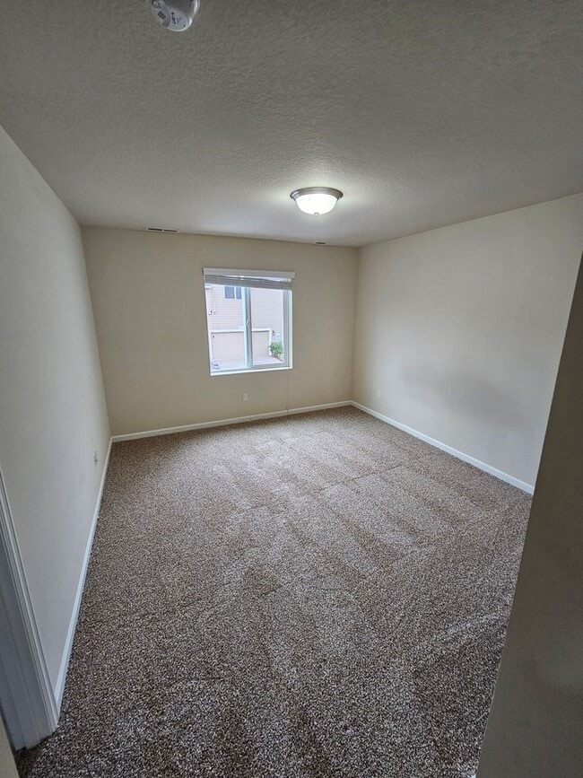 Building Photo - 5743 Karen Lynn Loop S