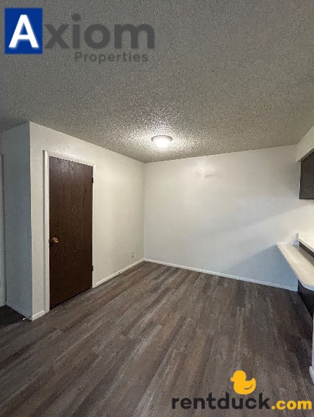 Building Photo - 1534 Bench Rd