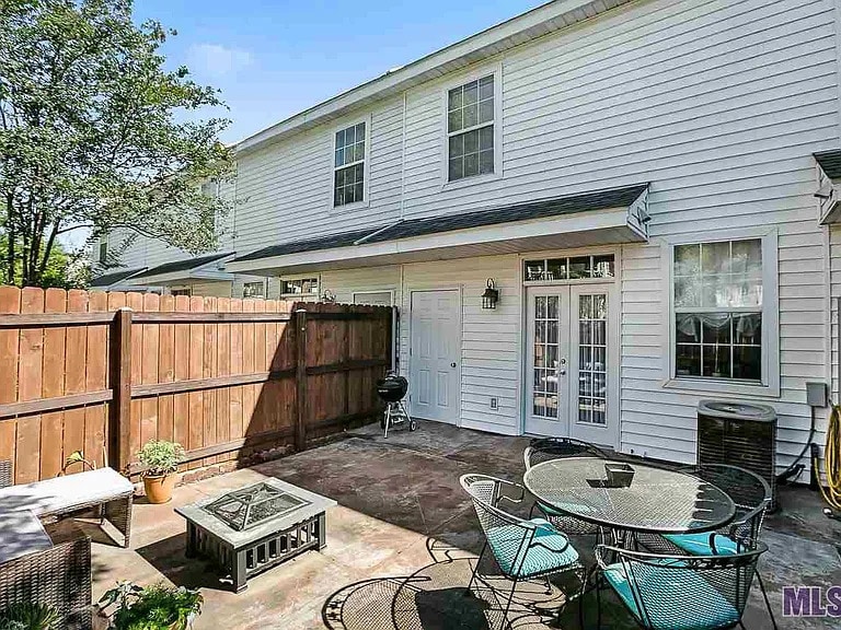 Backyard - 2210 Christian St