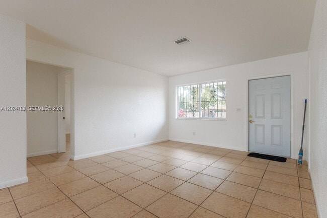 Building Photo - 1301 NE 153rd St