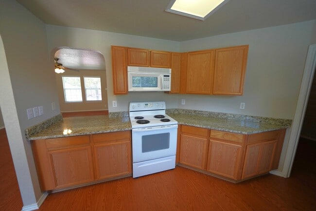 Building Photo - 2 Story Home Available in Cibolo! Realtor commission: $500
