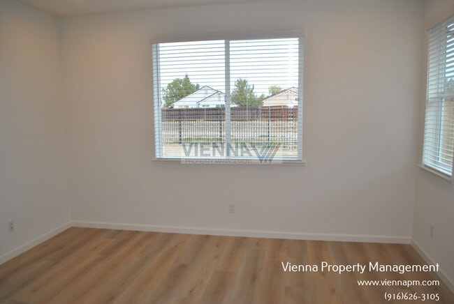 Building Photo - 513 Fox Hunt Wy