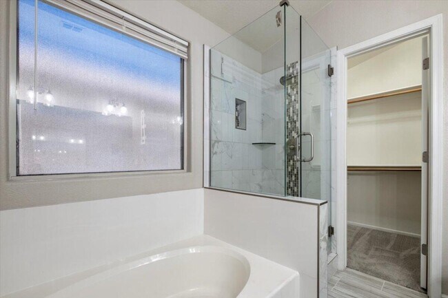 Building Photo - 4623 E Desert Wind Dr.