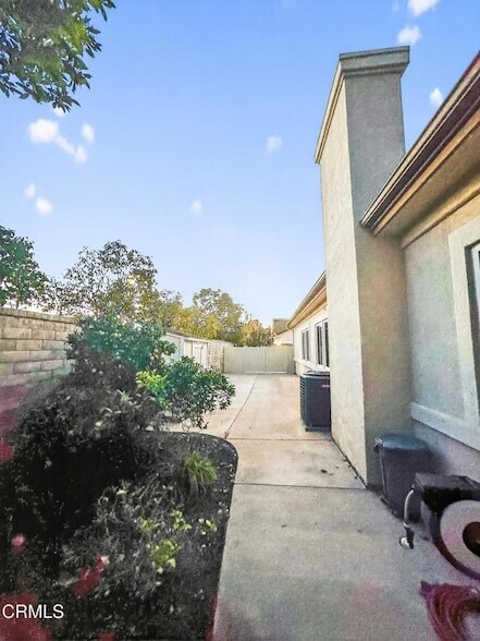 Building Photo - 1399 Cordova St