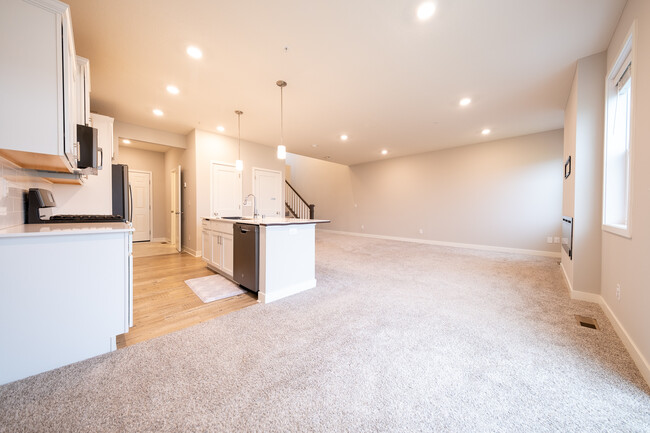 Building Photo - 14160 Addison Trl