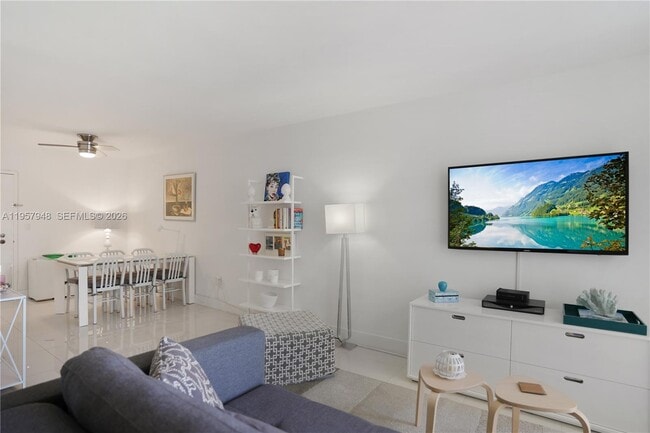 Building Photo - 800 West Ave