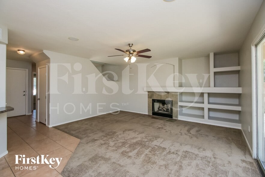 Building Photo - 3941 E Esplanade Ave